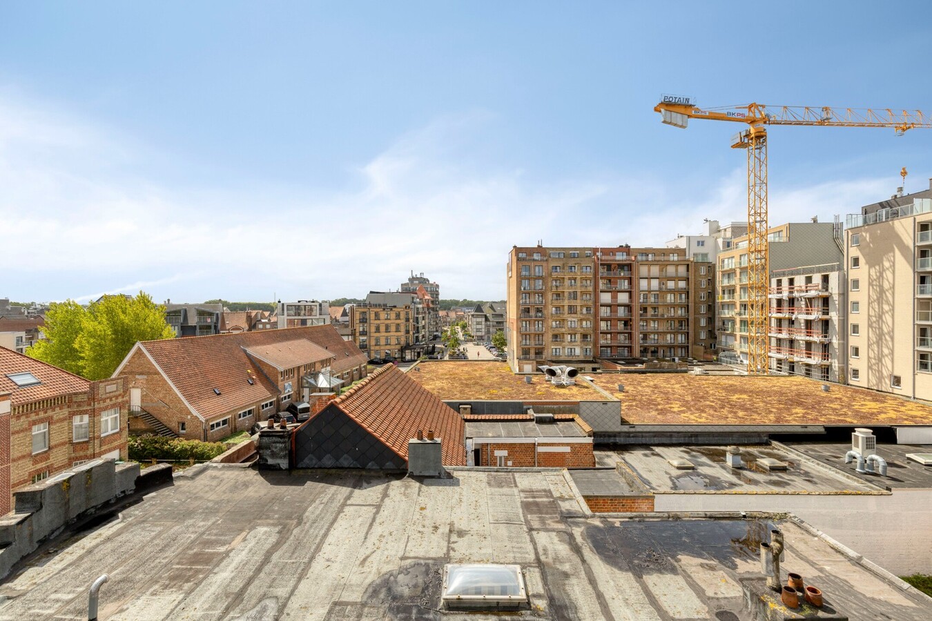 Penthouse ensoleillé avec une très grande terrasse 