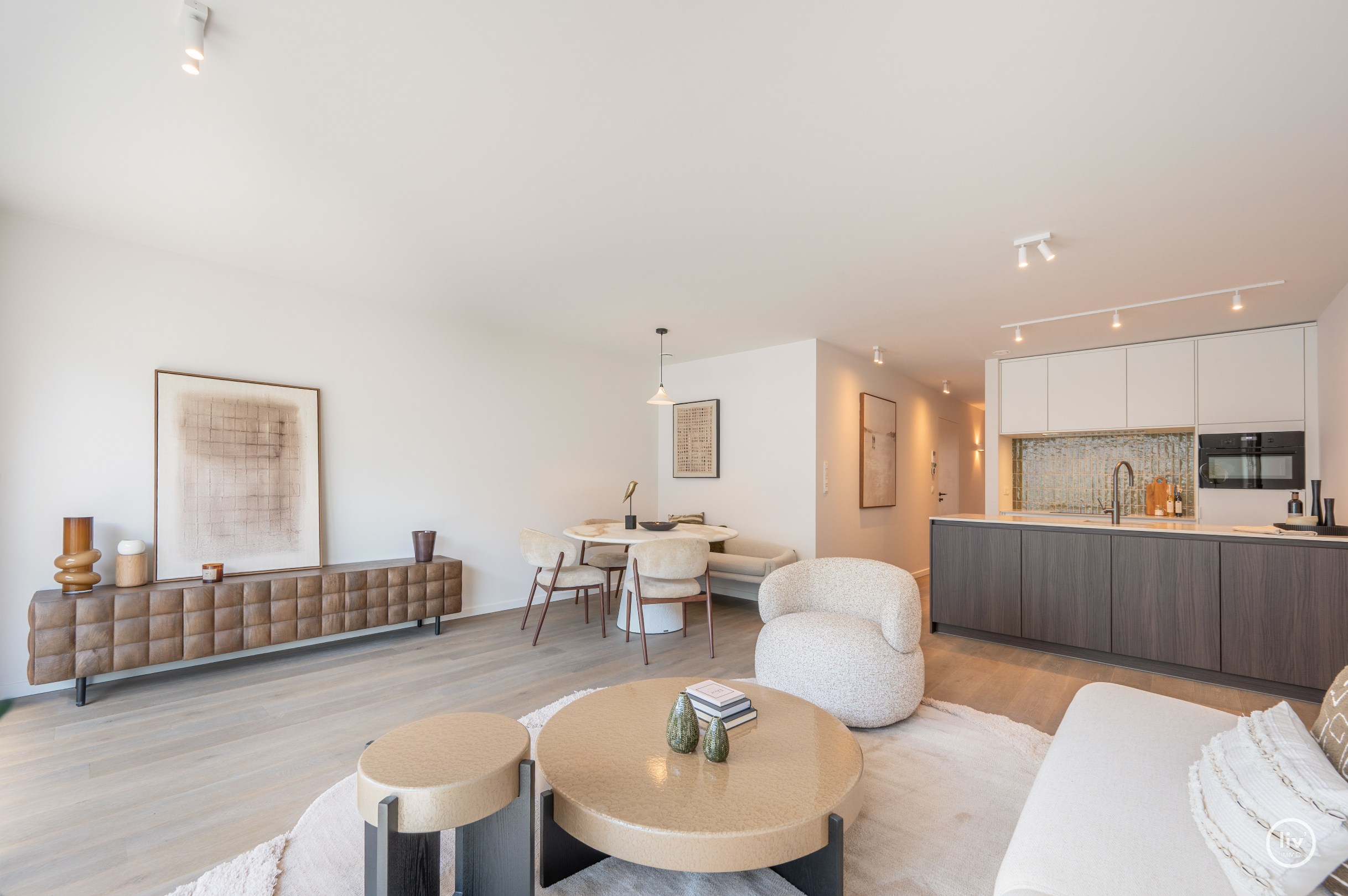 Zuidgericht nieuwbouwappartement met 2 slaapkamers op topligging aan de Kustlaan. 