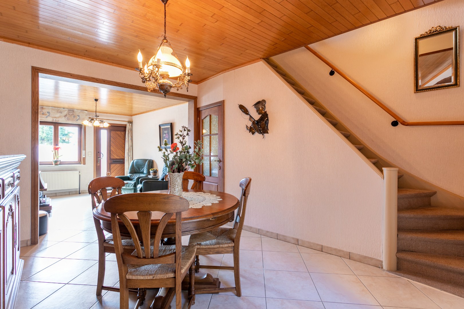 Verzorgde woning met 3 slaapkamers en leuke tuin te Halle 