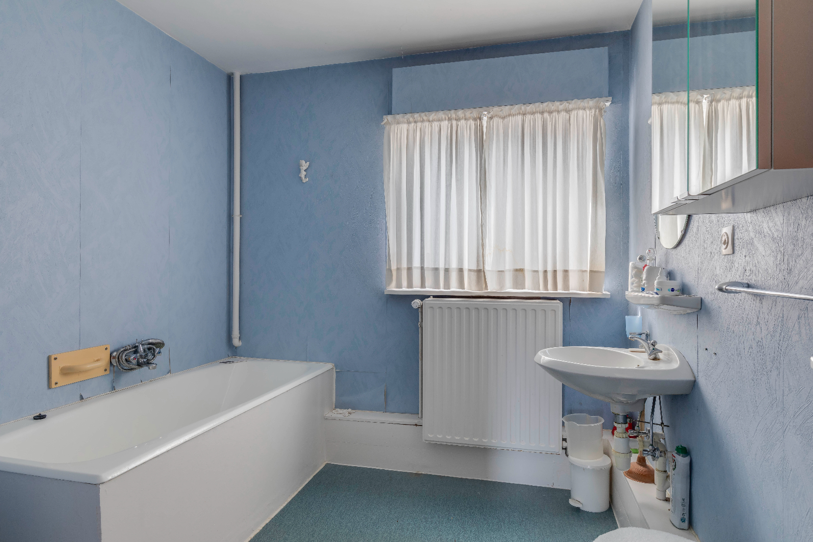 Residentieel gelegen open bebouwing met 5 slaapkamers en grote tuin 