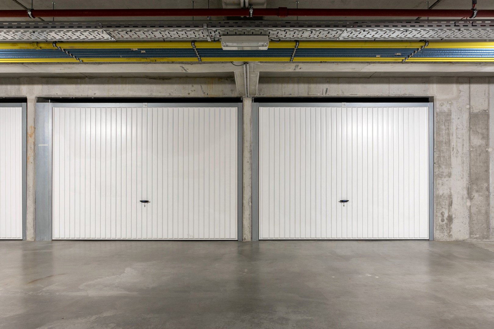Instapklaar duplex app. met garageboxen te Beersel 