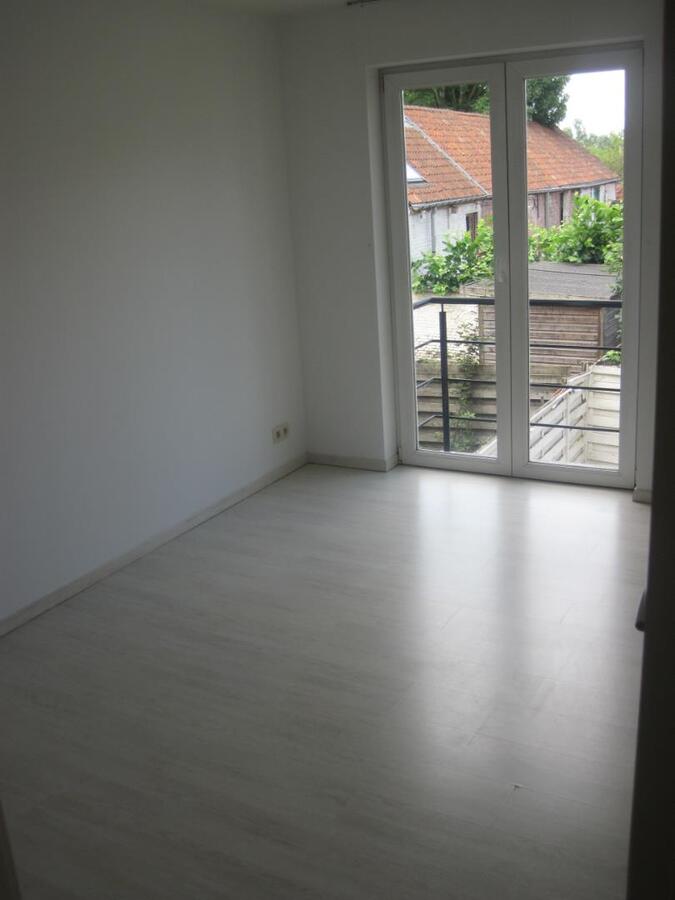 Uitstekend gelegen appartement. Geen vaste kosten ! 