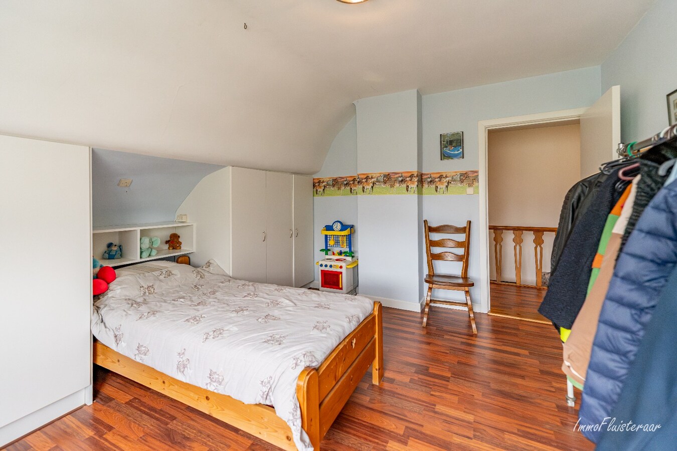 Woning met stalgebouwen en buitenpiste op ca. 6ha te Bocholt 