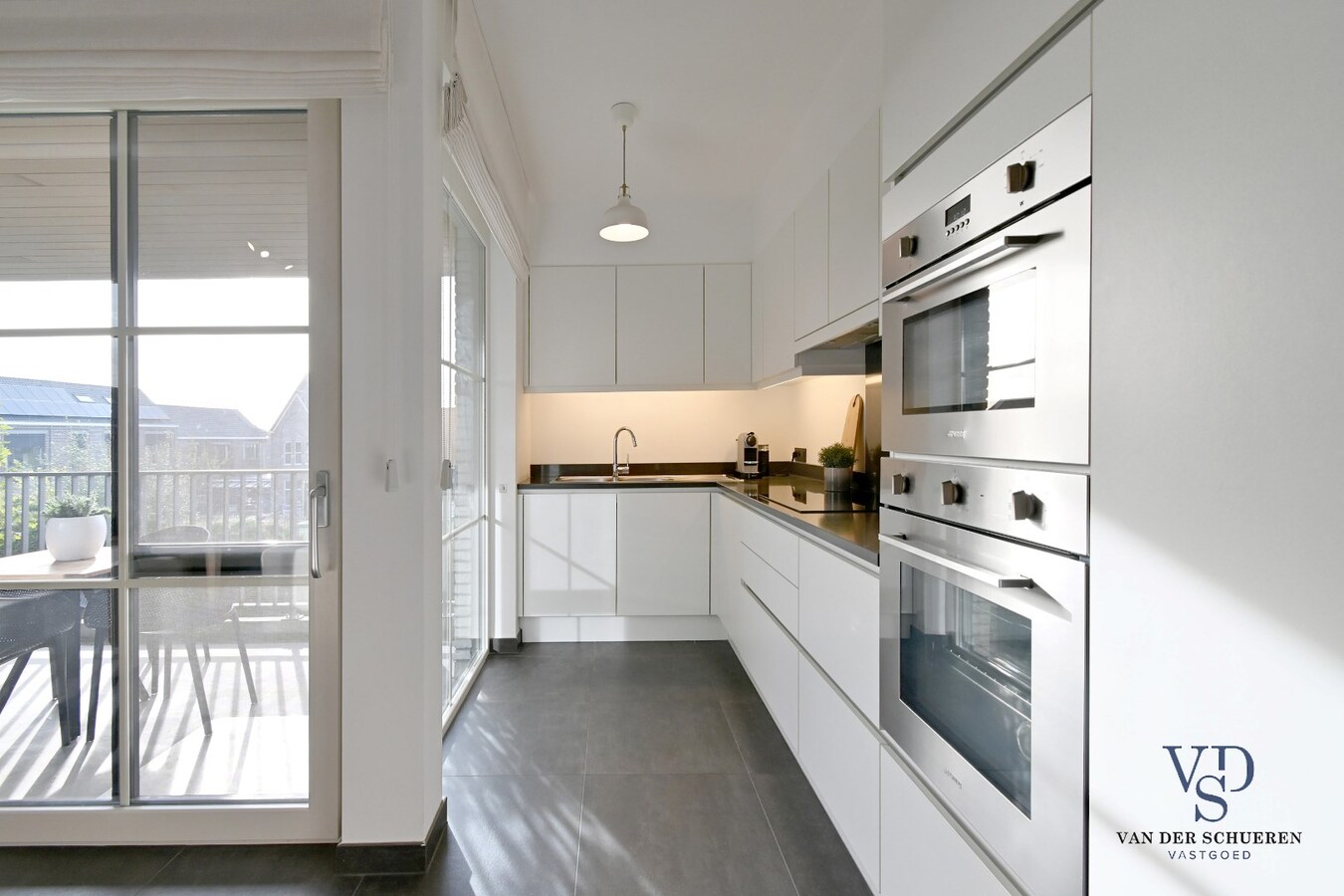 Luxueus, tijdloos wonen in Dikkelvenne. 