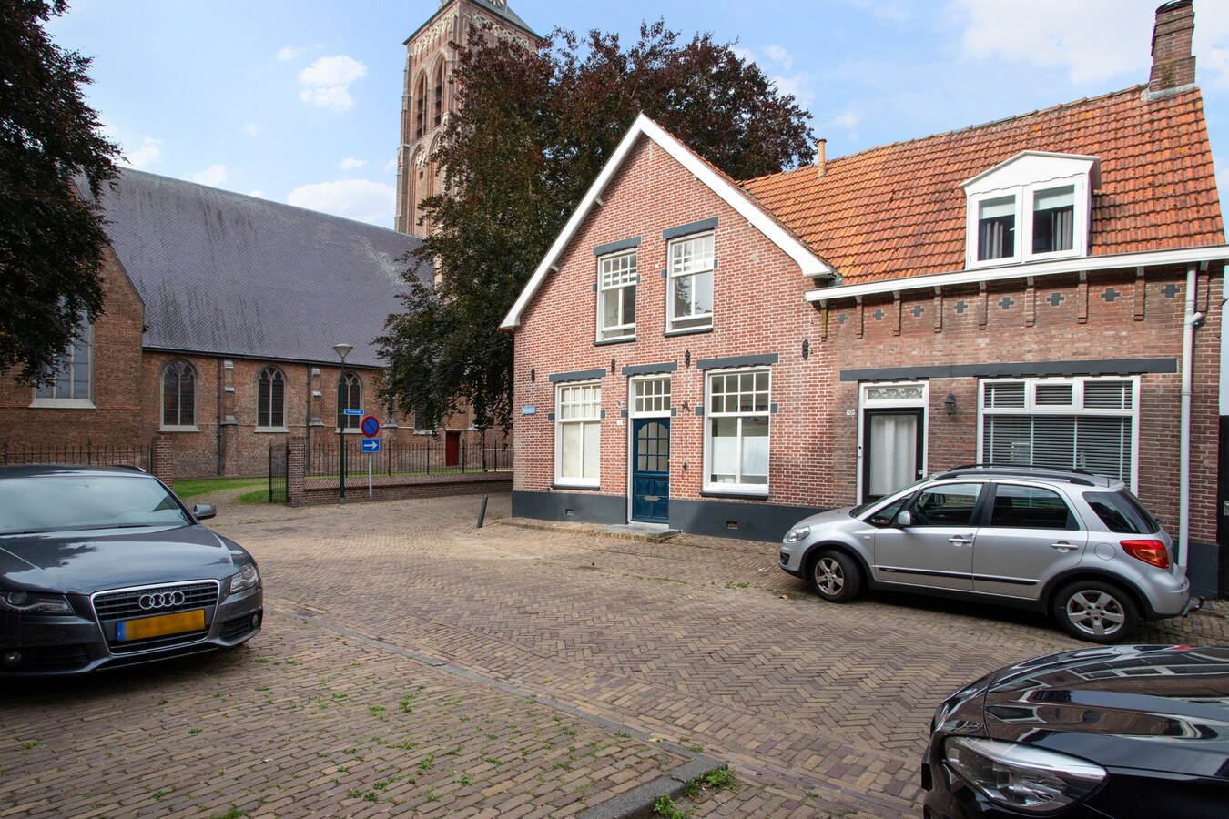 Wonen naast de kerk én in een gemeentelijk monument aan de Kerkstraat 12 Diessen. 