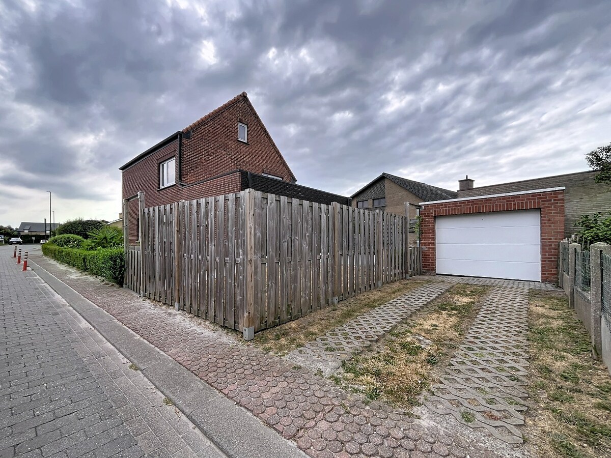 Vrijstaande woning op rustige locatie in centrum Zomergem 