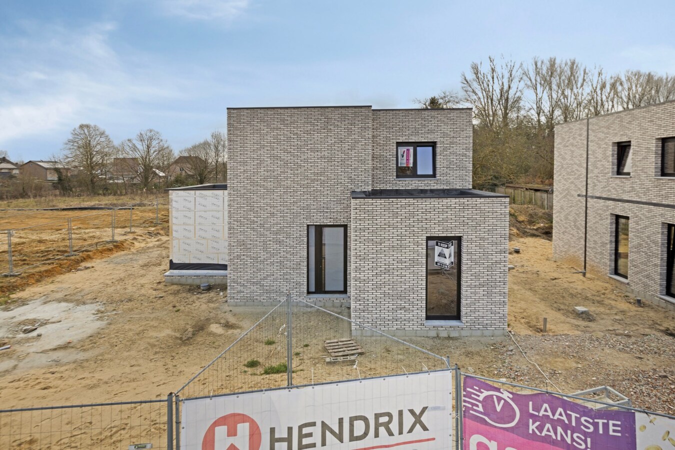 Nieuwbouw instapklare woning met 4 slaapkamers (waarvan 1 gelijkvloers) 