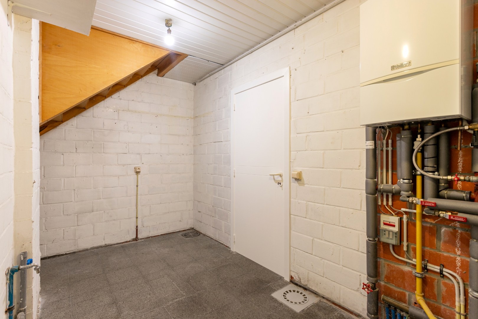 Verzorgde woning met 3 slpk, tuin en garage te Halle 