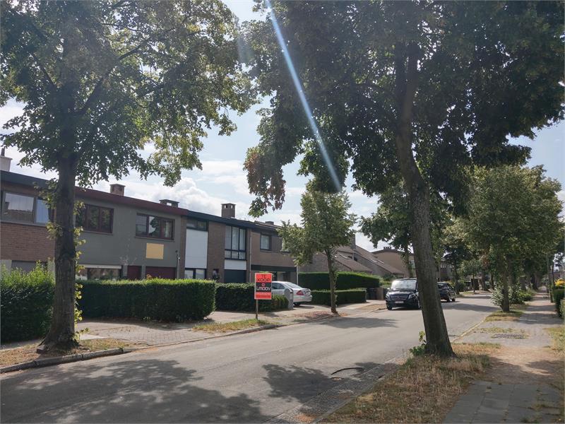 VERKOCHT!! Schitterende, lichtrijke en rustig gelegen burgerwoning te Wondelgem te koop! 
