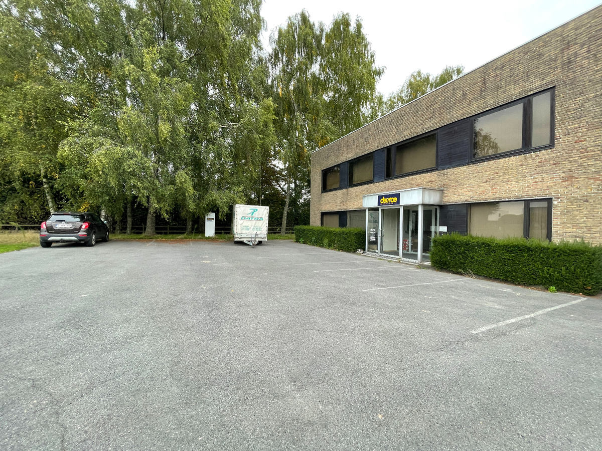 Ruime loods van 198 m² te Ooigem 