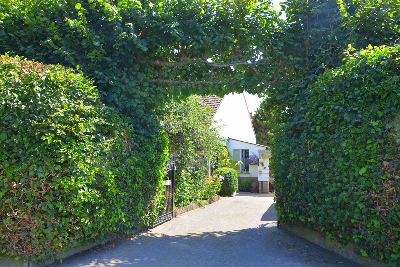 Rustig gelegen villa te Roksem 