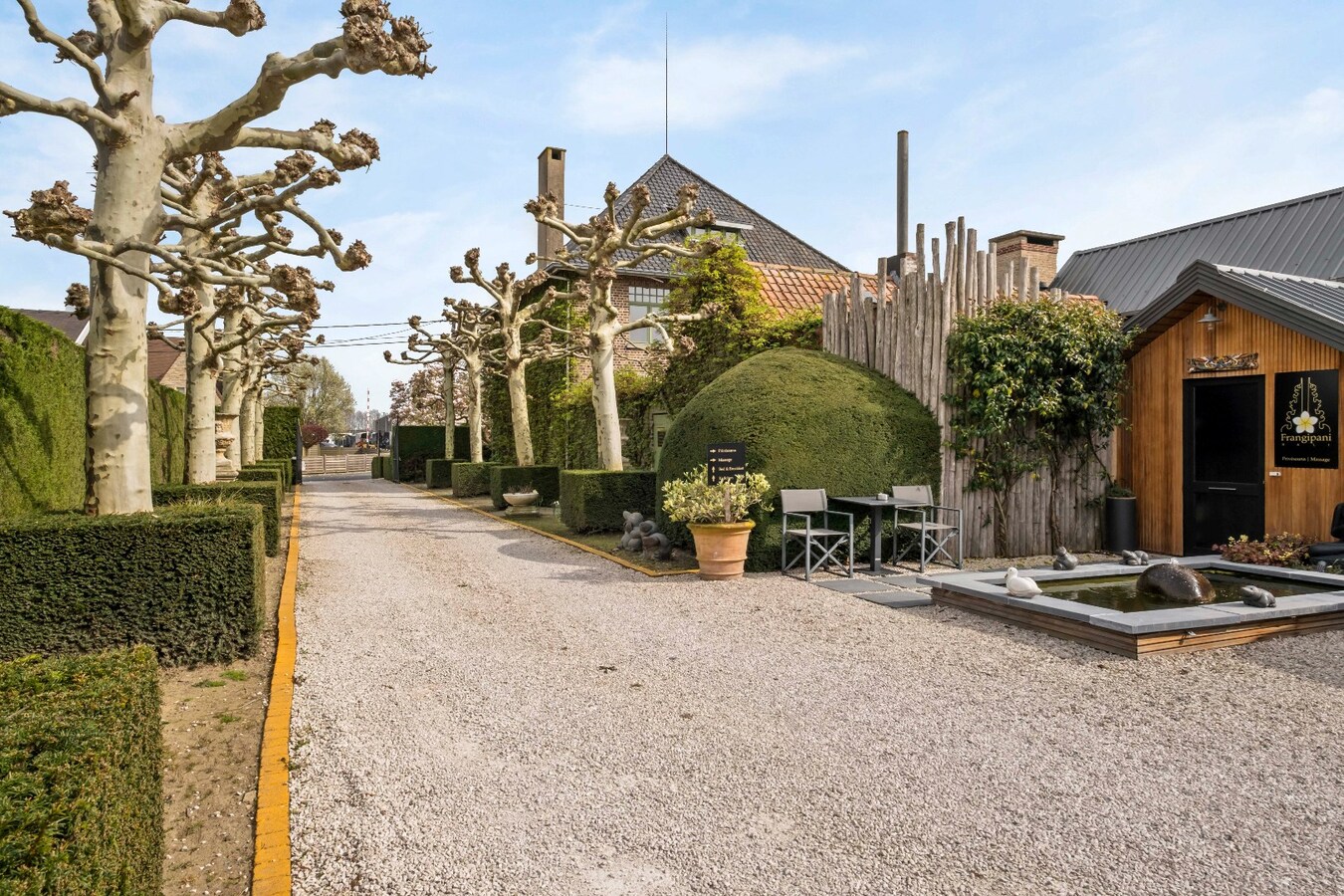 Exclusieve villa met buitenzwembad en privéwelness te Waregem ! 