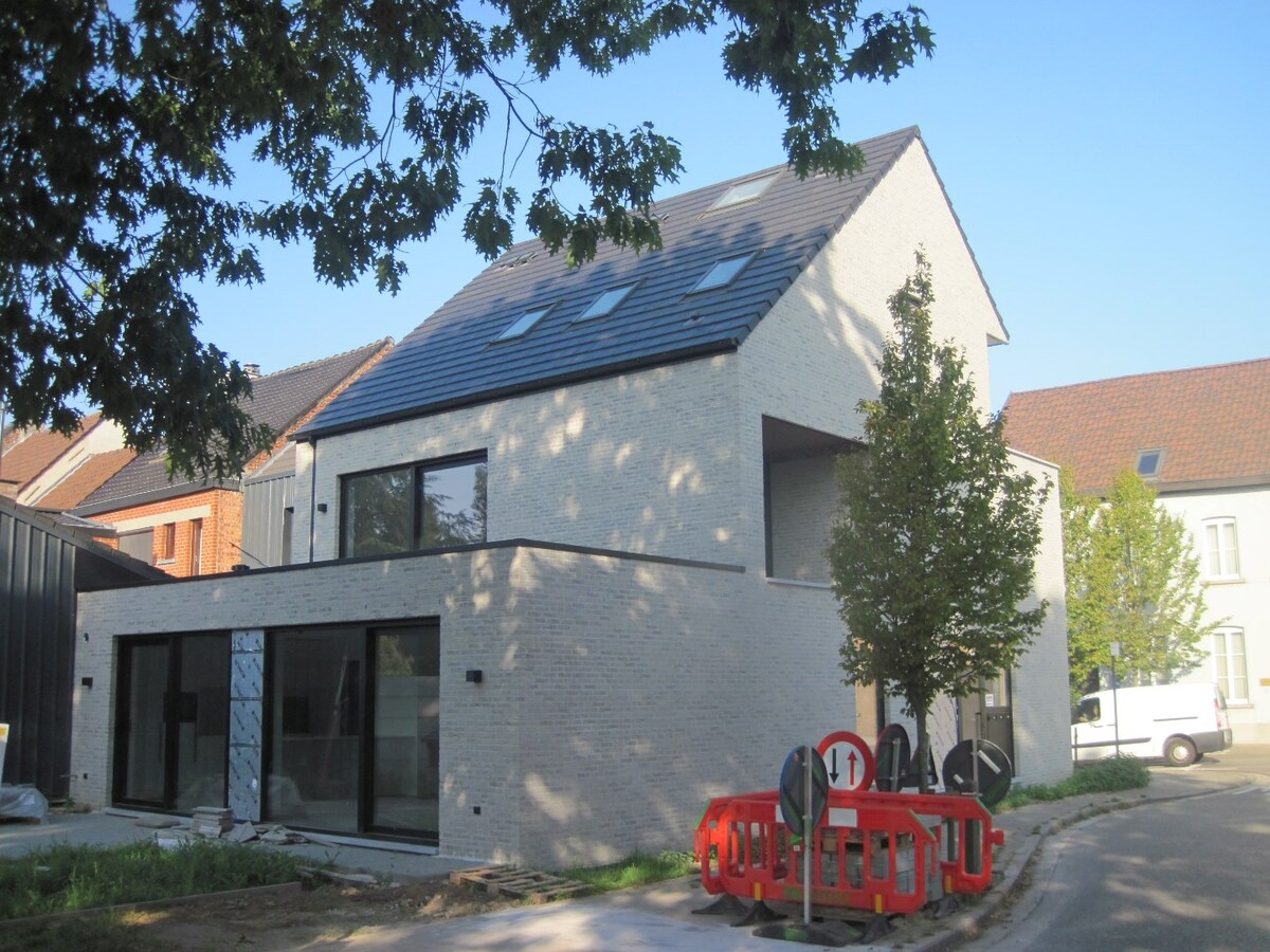 Splinternieuw BEN-appartement. 