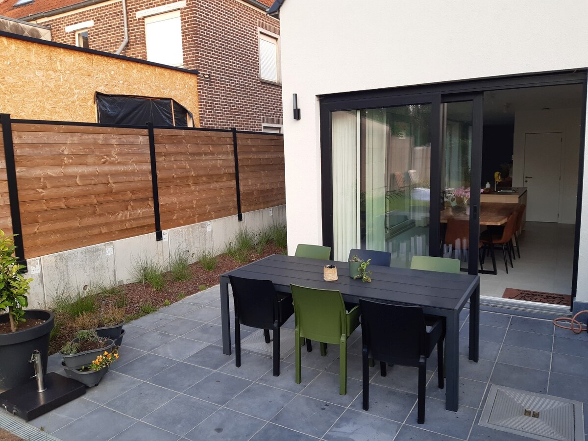 Lichtrijke, eigentijdse  Half Open Bebouwing. 