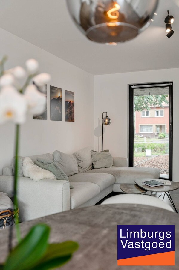 Nieuwbouwwoning, halfopen bebouwing, 3 slpk, 3a 4ca, te Beringen 
