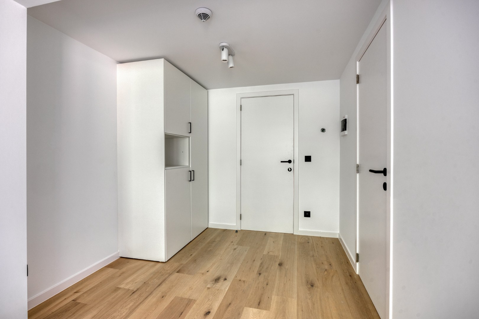 Volledig gerenoveerde studentenkamer in residentie met 15 studentenkamers en een 1slaapkamer appartement in hartje Leuven - EPC label A! 