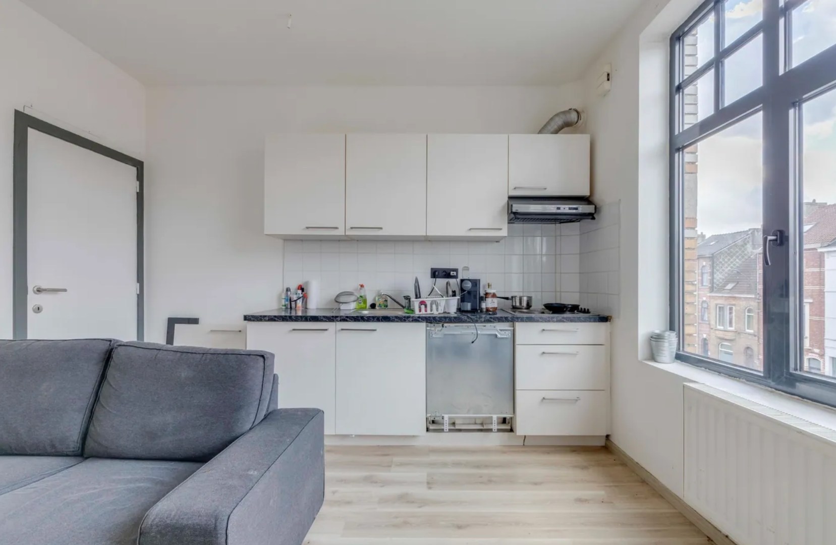 Vergunde en volledig verhuurde opbrengsteigendom op uitstekende locatie 