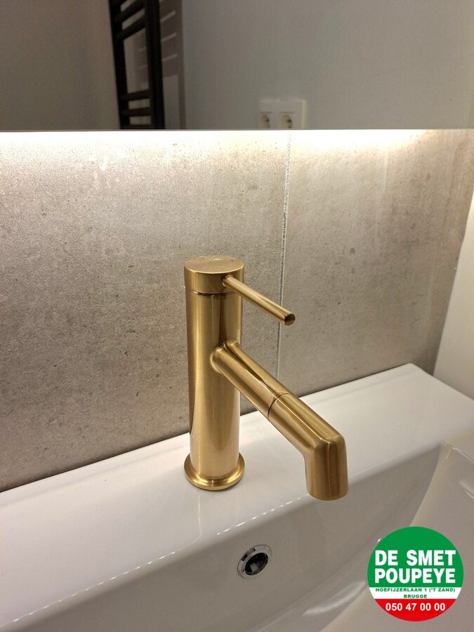 Vernieuwd hoekappartement 