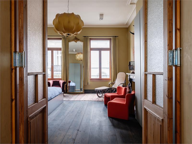 Uitzonderlijk klassevol herenhuis met handelspand in het hart van het historisch centrum 