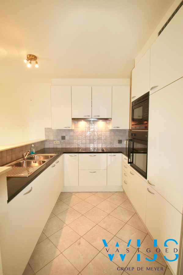 3 slaapkamerappartement met garage in hartje Assenede ! 