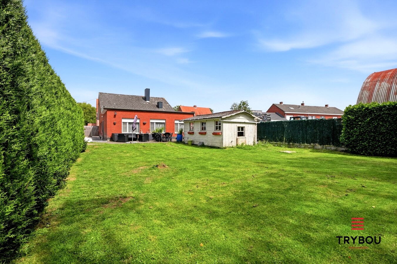Rustig gelegen woning met 3 slaapkamers, garage en zolder in Houthulst 