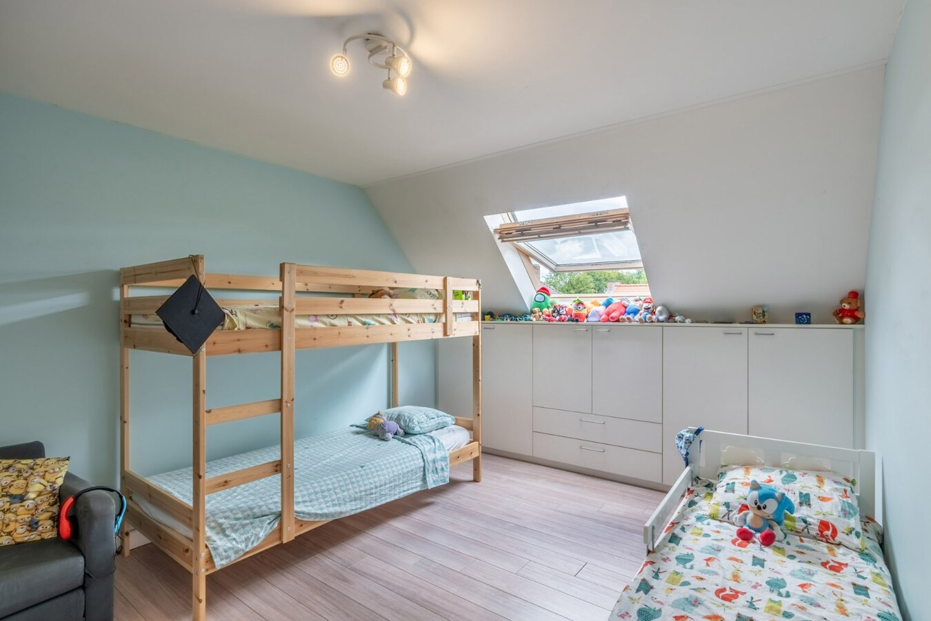 Luxe duplex appartement met 3 slaapkamers, bouwjaar 2008, 170m² bewoonbare oppervlakte. 