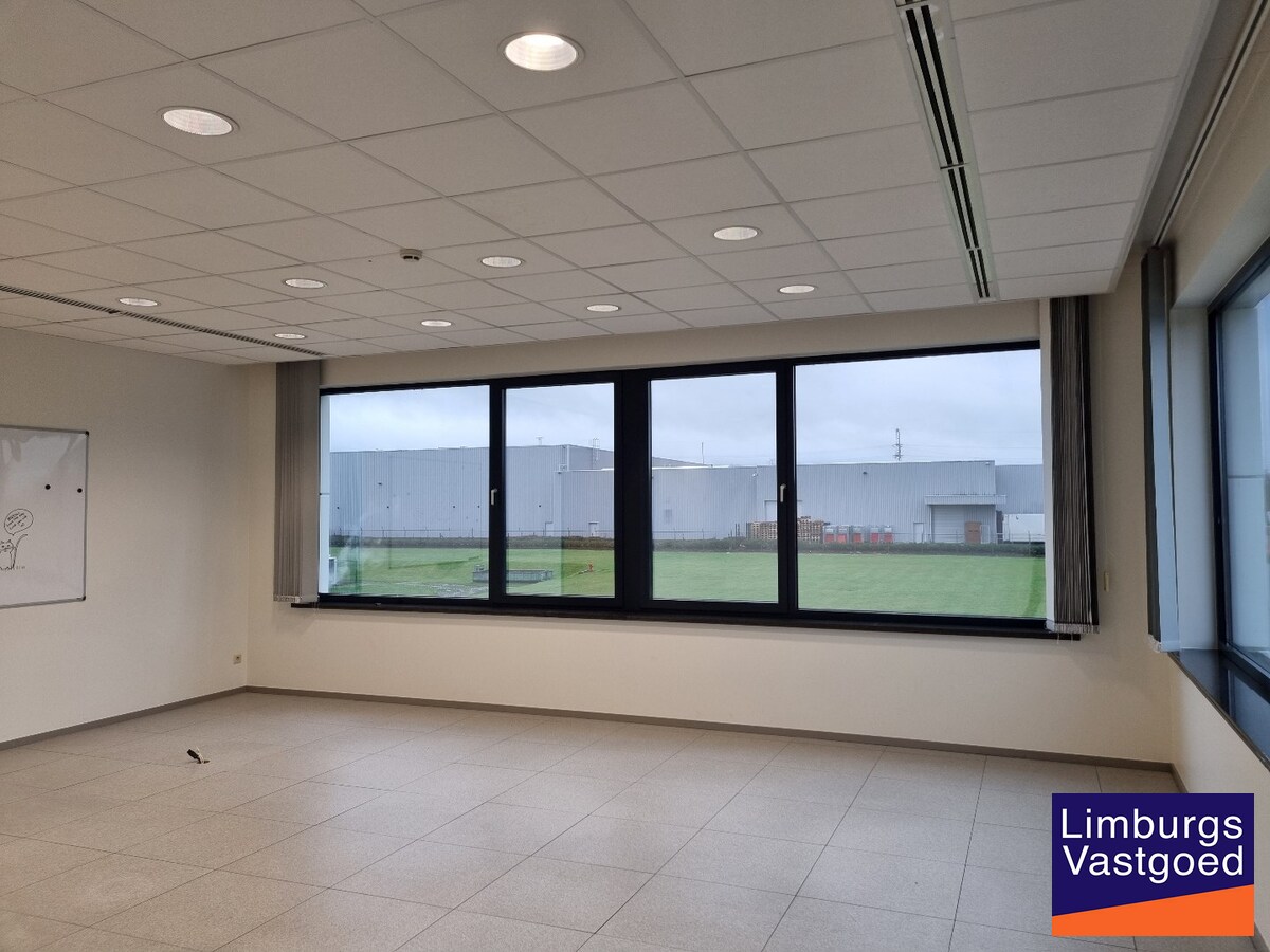 GLV kantoren - 527 m² + 25 parkings - nabij E 313 