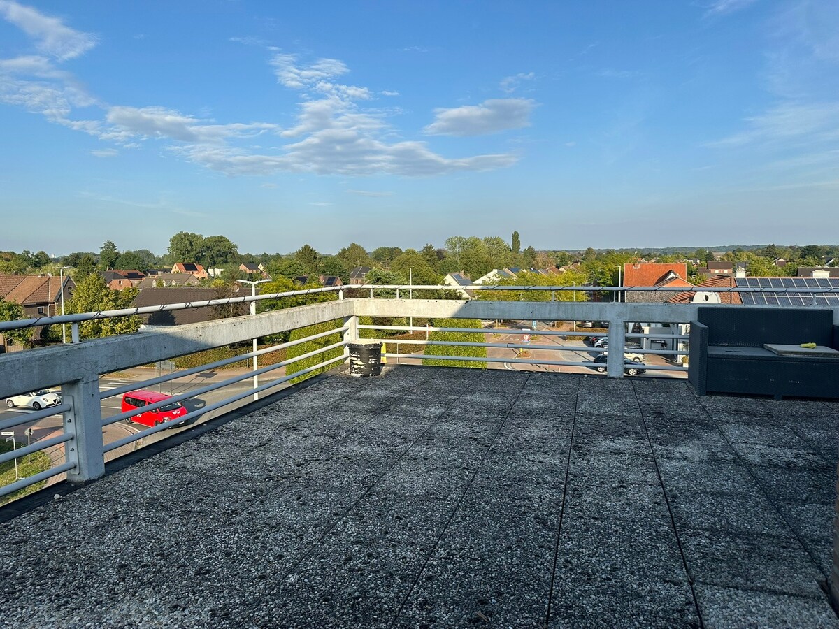 Lichtrijk appartement met 70m² terras 
