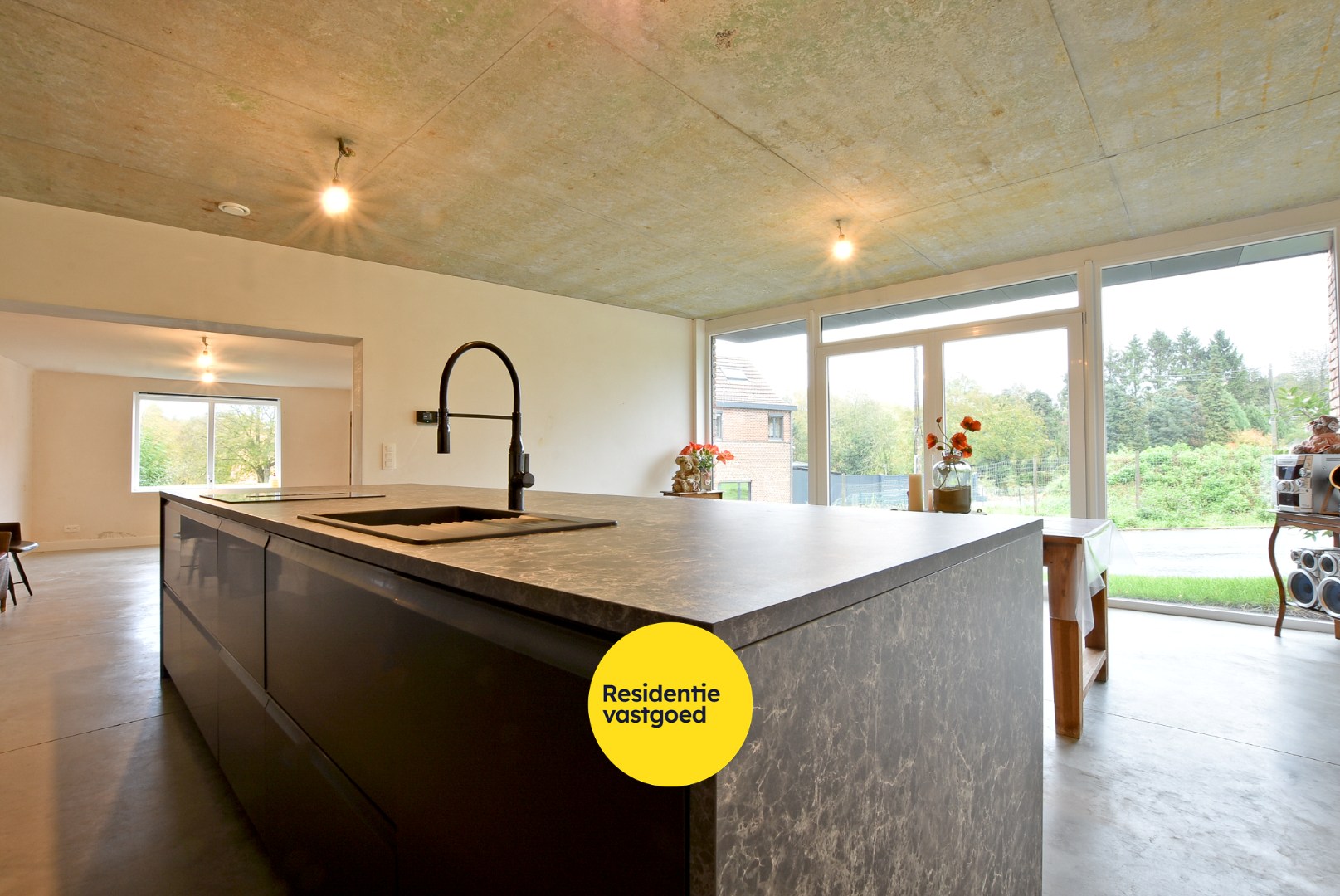 Halfopen nieuwbouwwoning aan de voet van de Zwarte Berg 