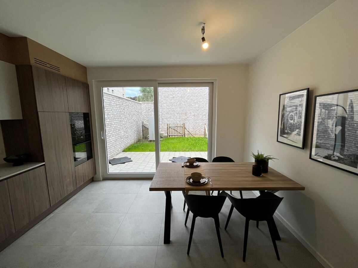 Moderne nieuwbouwwoning in hartje Gavere ! 