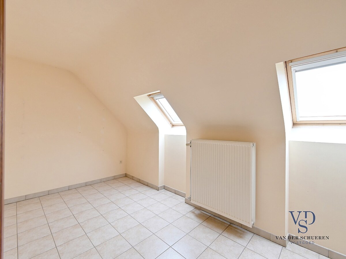 Degelijke, praktische Half Open Bebouwing. 