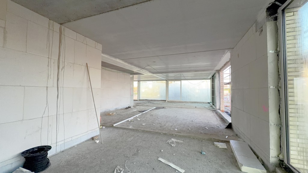 Nieuwbouw commercieel gelijkvloers te koop aan station Eke-Nazareth