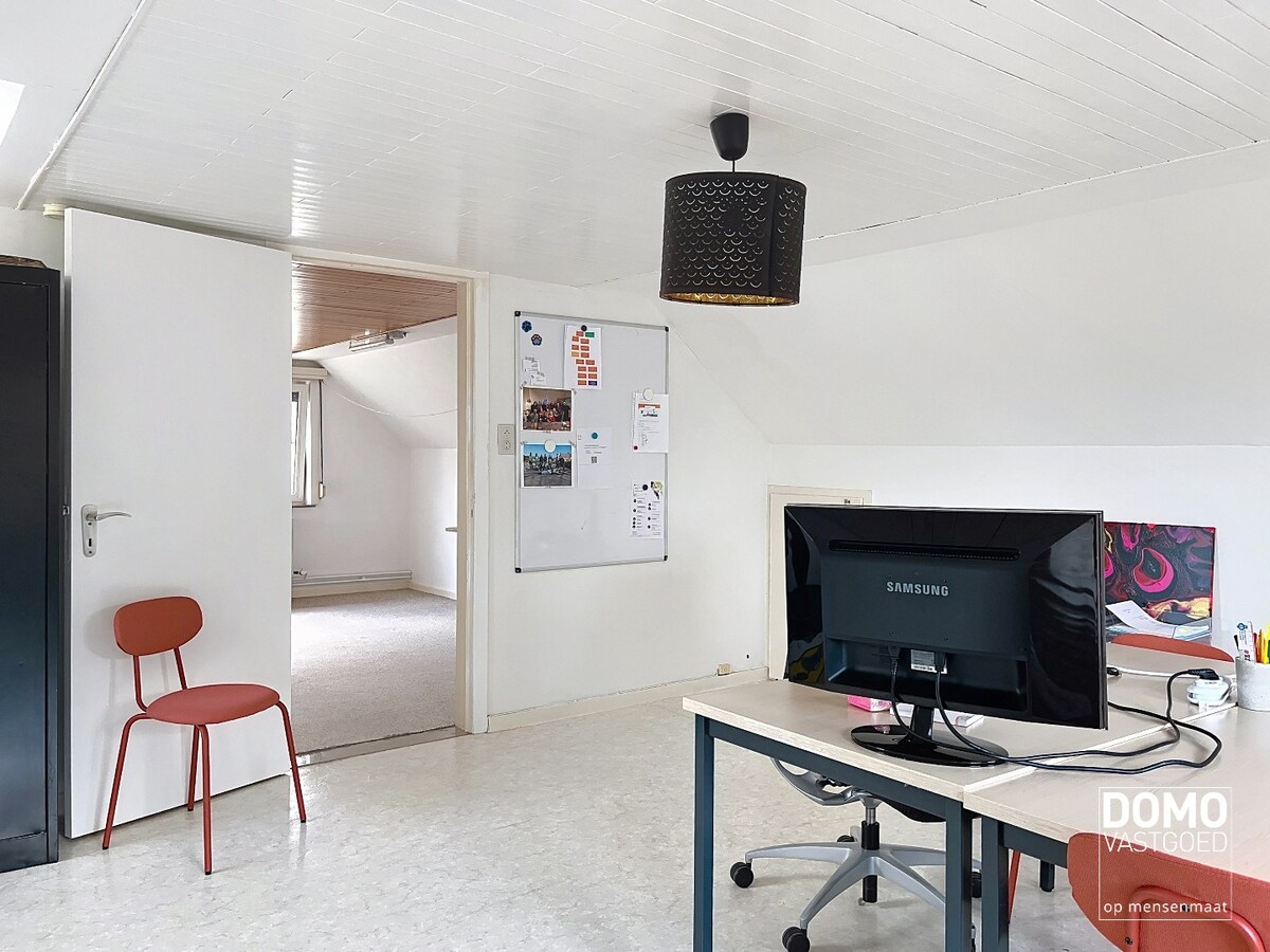 Gerenoveerde open bebouwing met tuin gelegen te Hasselt 