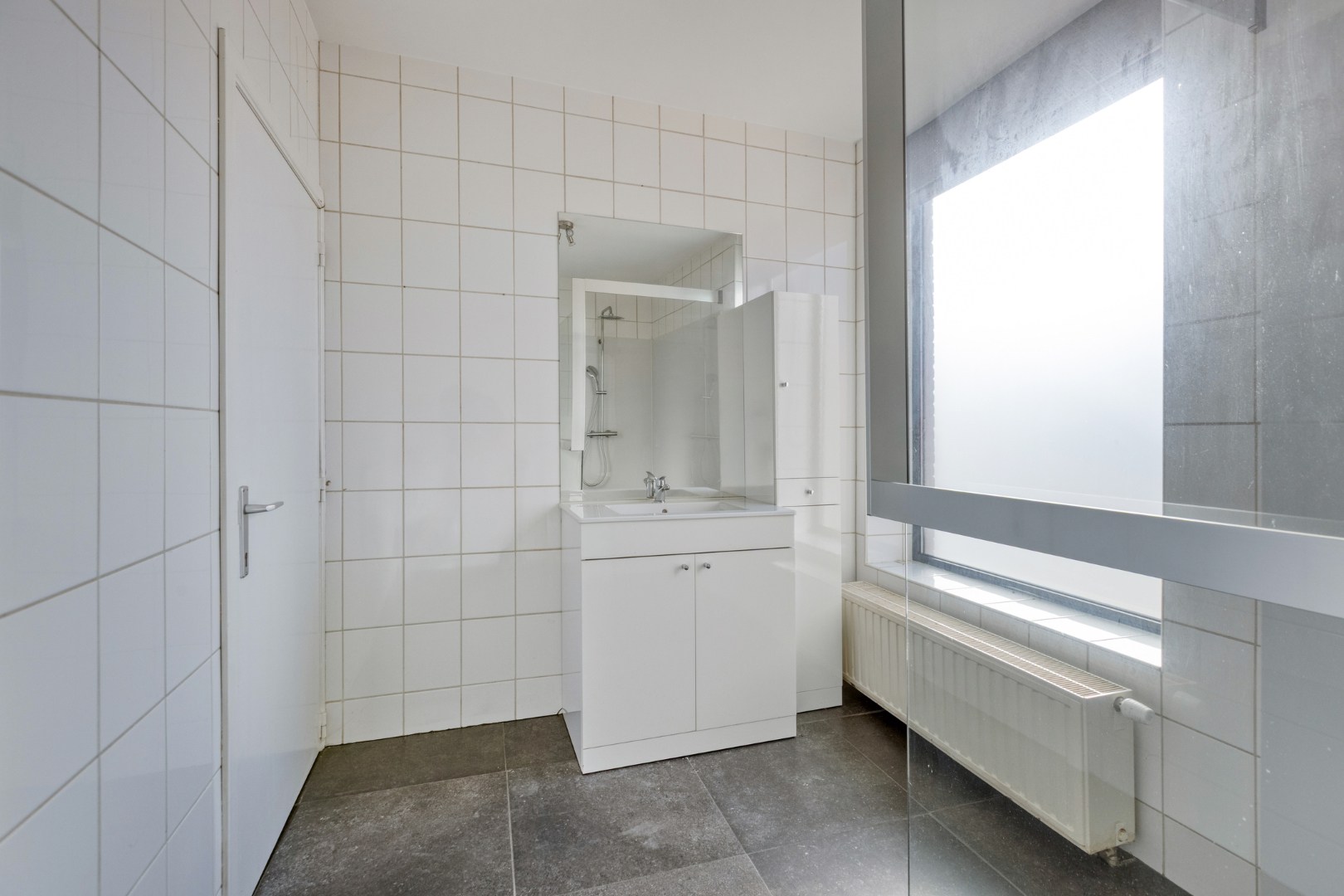 Ruime gezinswoning met 3 slpk. en ruimte voor bijberoep in Mol-Sluis 