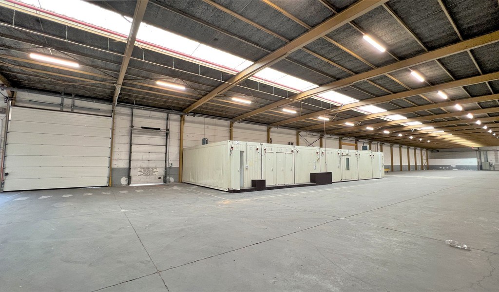 Magazijnen te huur vlakbij afrit E17 in Sint-Niklaas