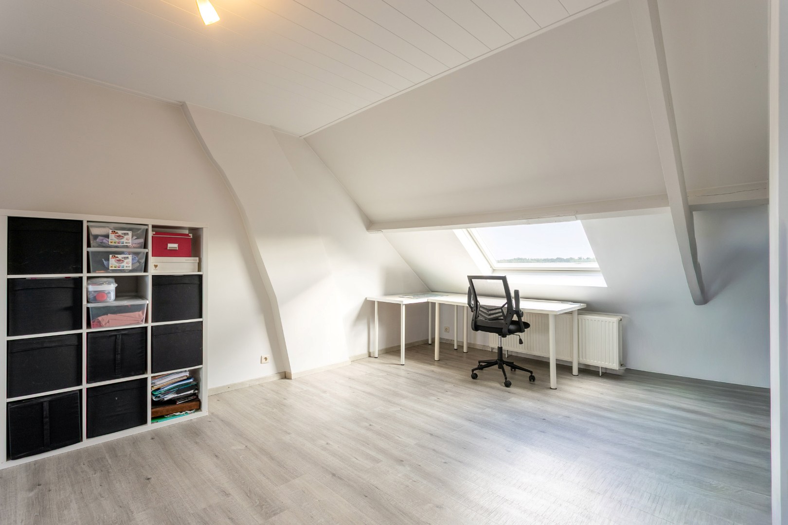 Instapklare driegevelwoning met 3 slpk te Lembeek 