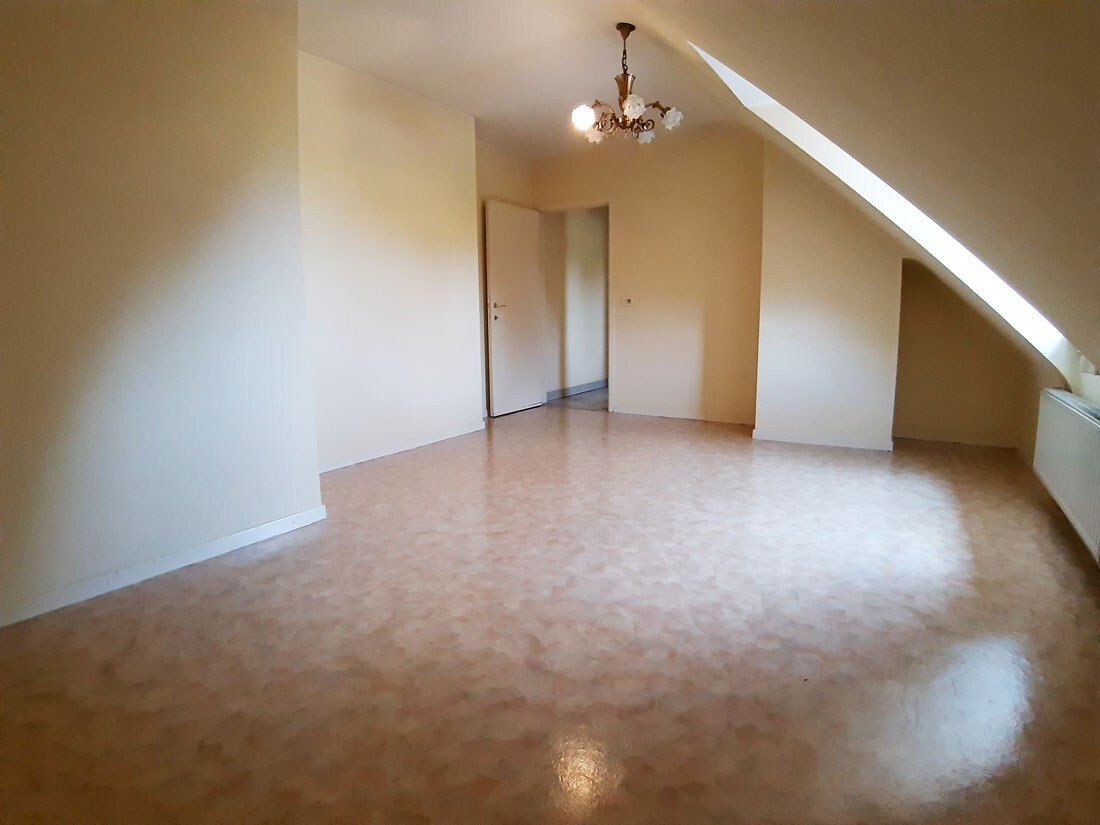 Ruim appartement op de 2de verdieping te Achel 