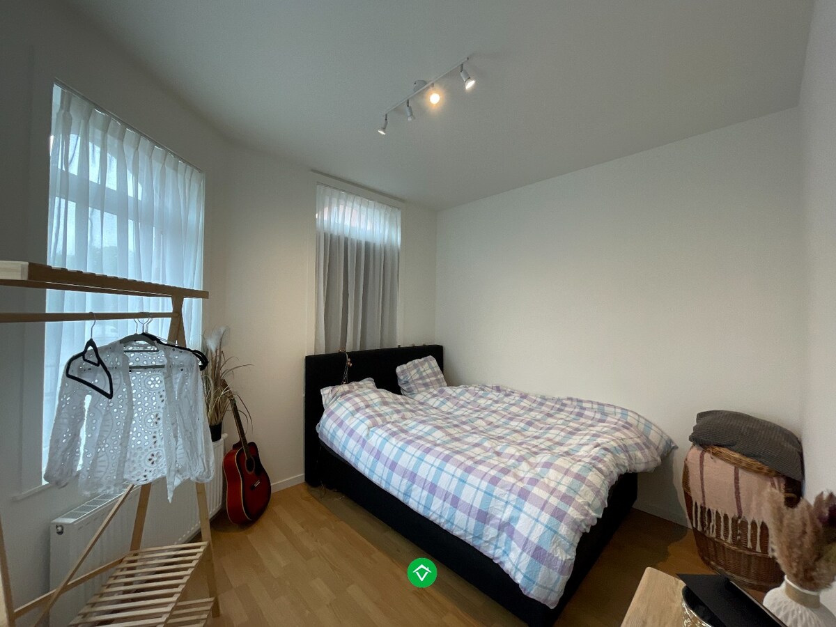 Gerenoveerde woning met 2 slaapkamers in centrum Roeselare 