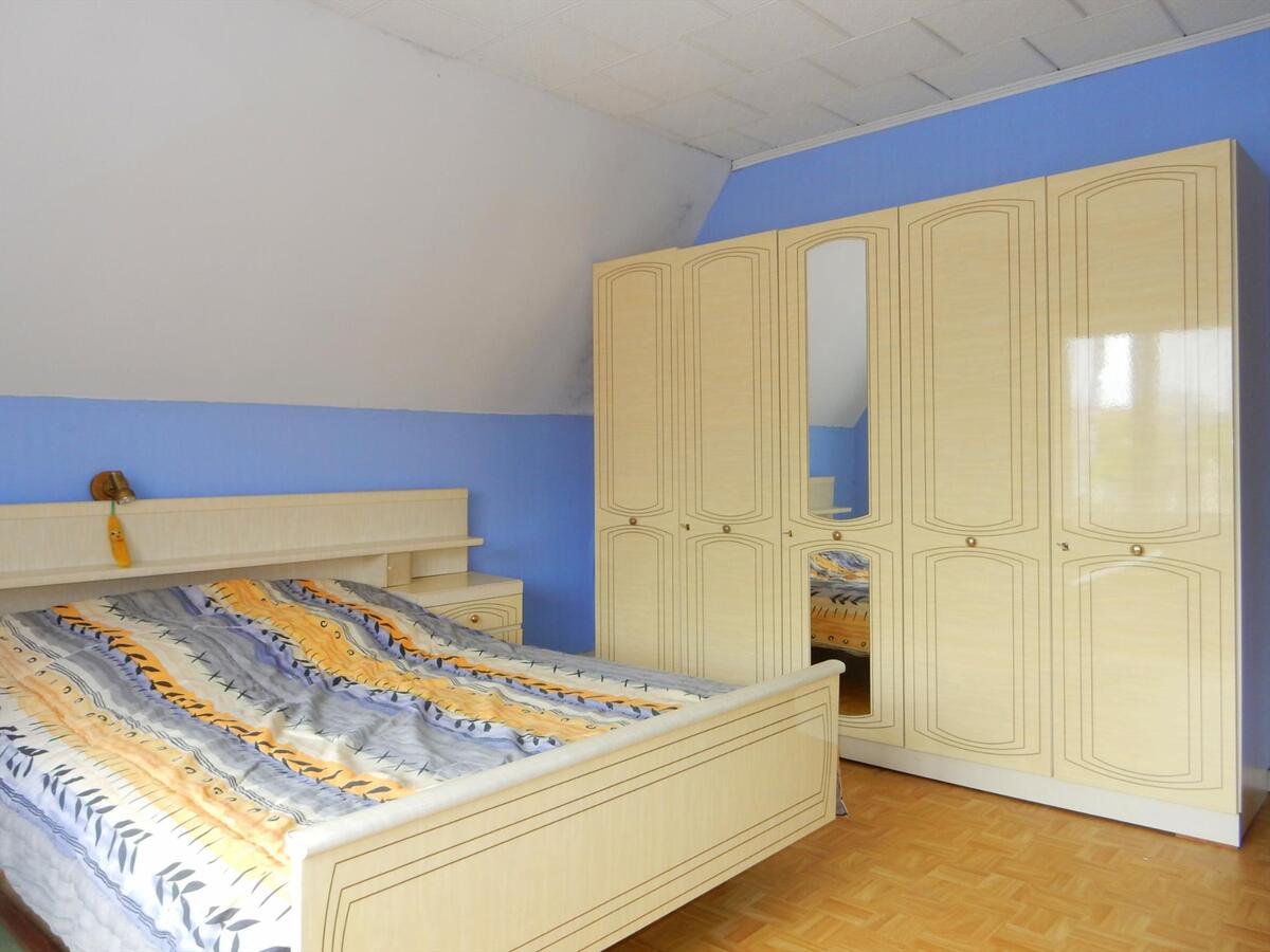 Alleenstaande woning met garage en mooie tuin 