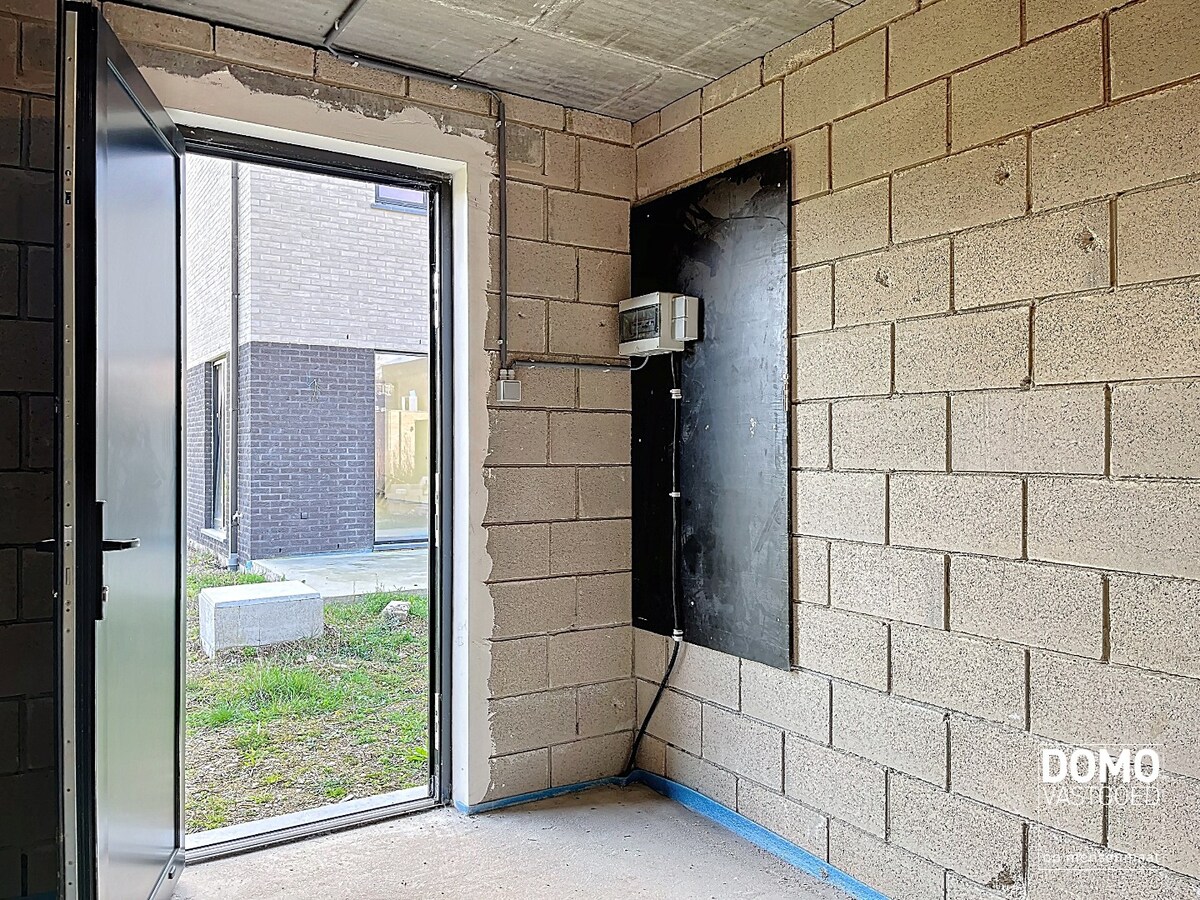 MODERNE NIEUWBOUWWONING CASCO PLUS MET 3 SLAAPKAMERS 