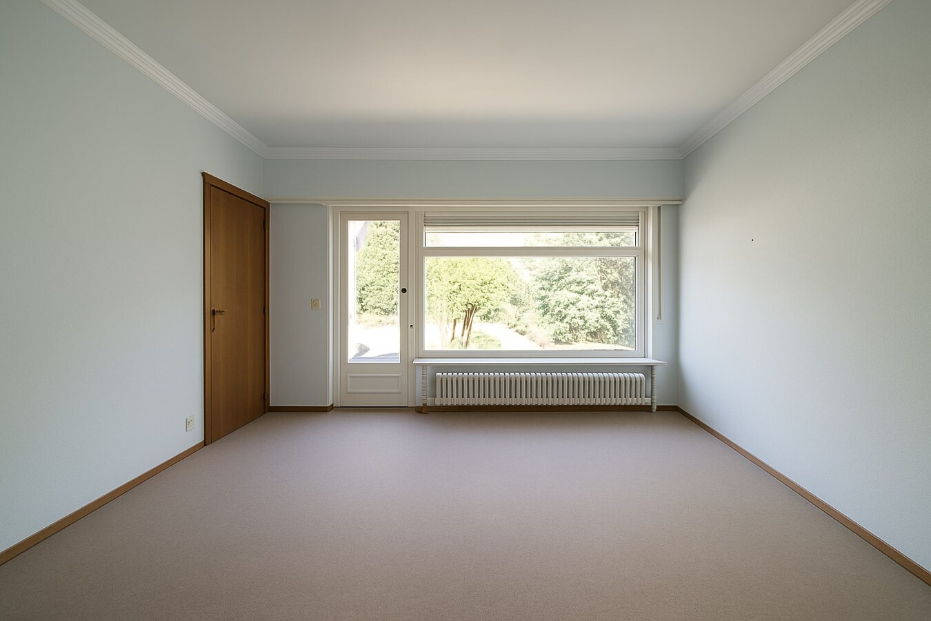 Charmante en ruime halfopen bebouwing met 5 slaapkamers, garage, tuin én topligging in hartje Sint-Niklaas te koop! 