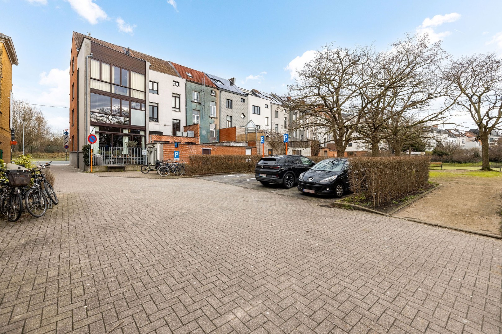 Bel-étage woning met 5 slaapkamers in Gent 