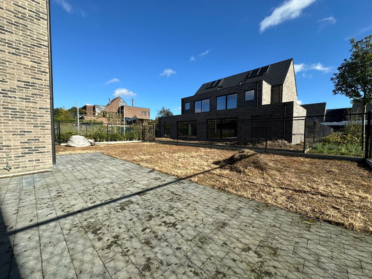 Prachtige BEN-woning in centrum Zoersel met 3 slaapkamers 