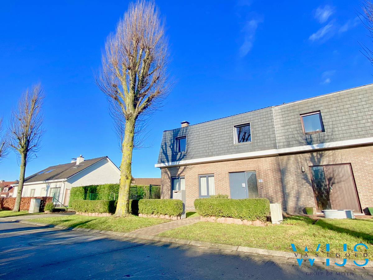 Instapklare woning in een rustige woonwijk te ERTVELDE! 