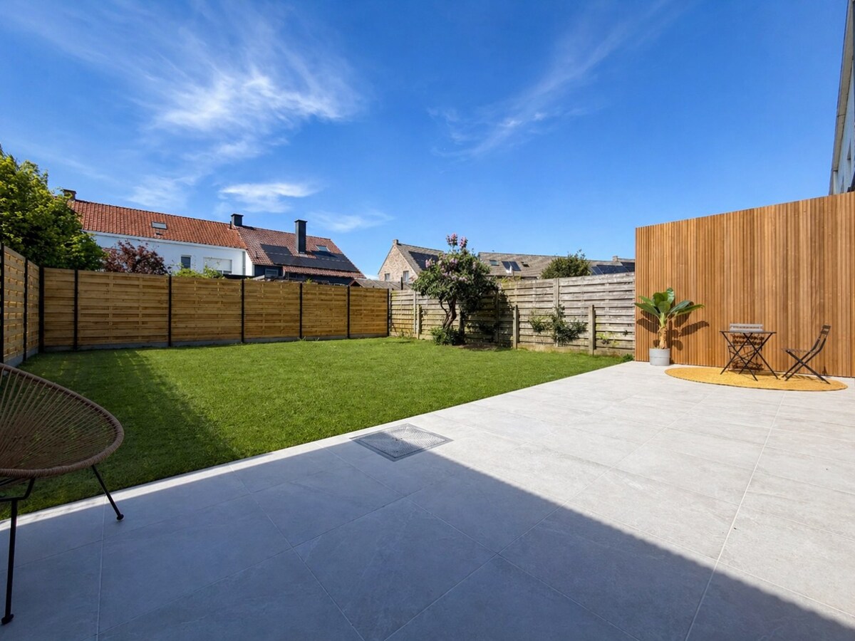 ABSOLUTE TOPPER !!!  Ontdek nu dit prachtige vernieuwde pand gelegen te Kortrijk/Heule ! *** NONO INSPIRED *** 