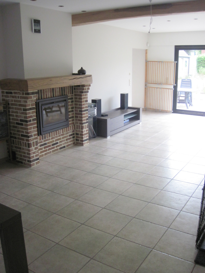 Ruime villa nabij 't Peerdeken. 