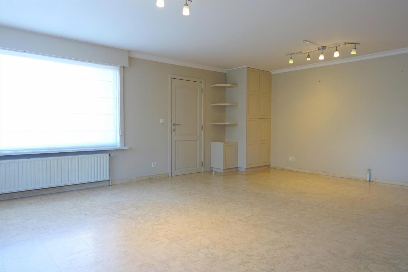 Gezellige half-open woning met zonnige tuin 