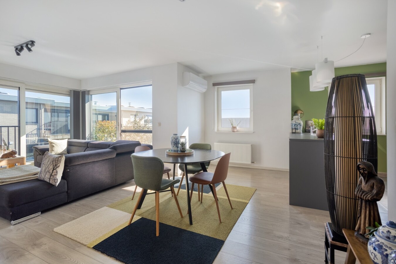 Prachtig appartement met zonnig terras en garage te Duffel 