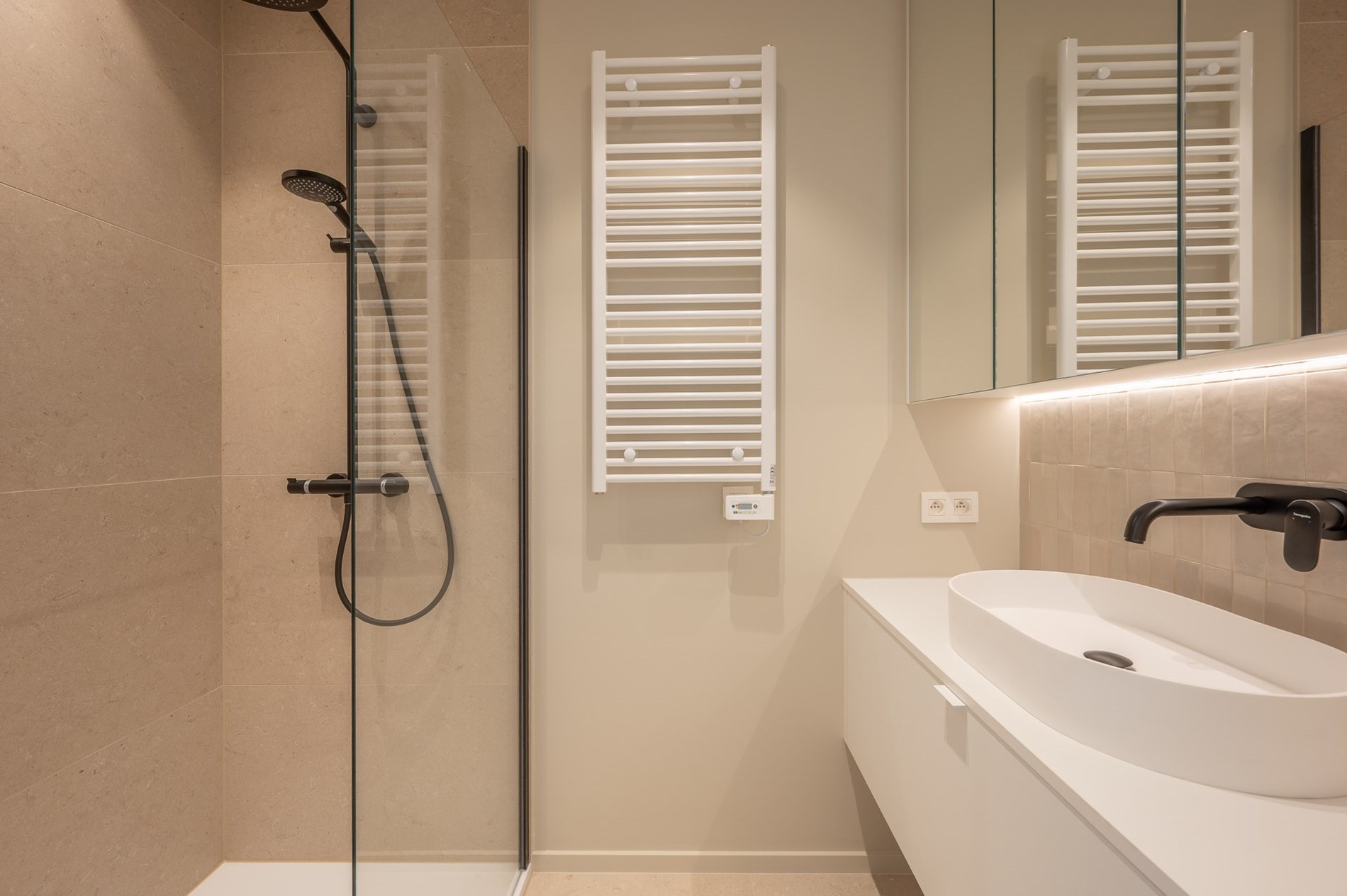 Volledig afgewerkt nieuwbouw app. met aangename zichten  gelegen in het centrum van Knokke. 