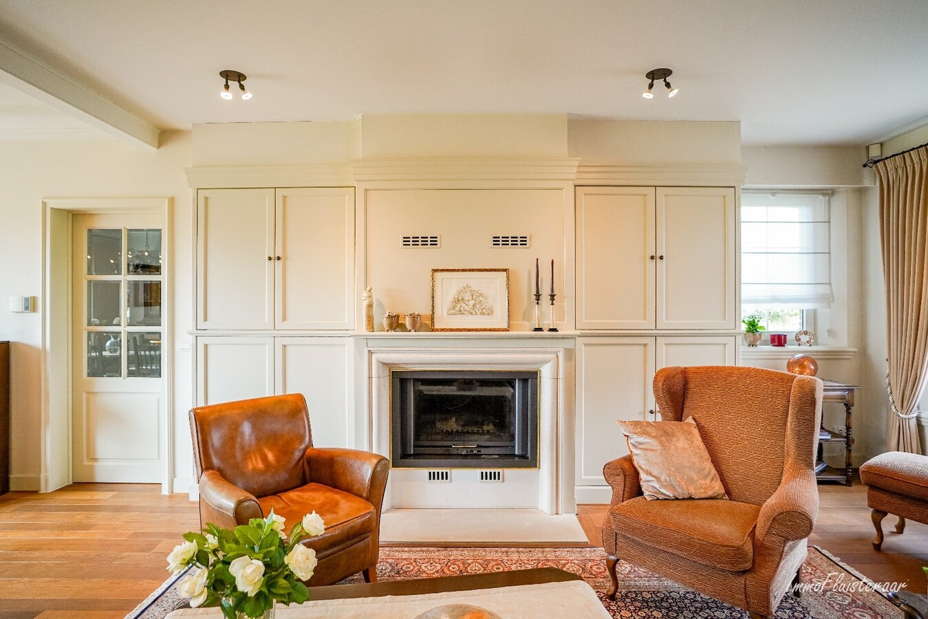 Royale, luxueuze villa met bijgebouwen op ca. 66a te Arendonk 